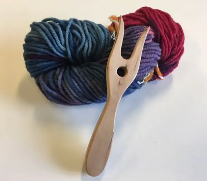 Braiding Fork and 50g Filges Plant Dyed 100% Wool